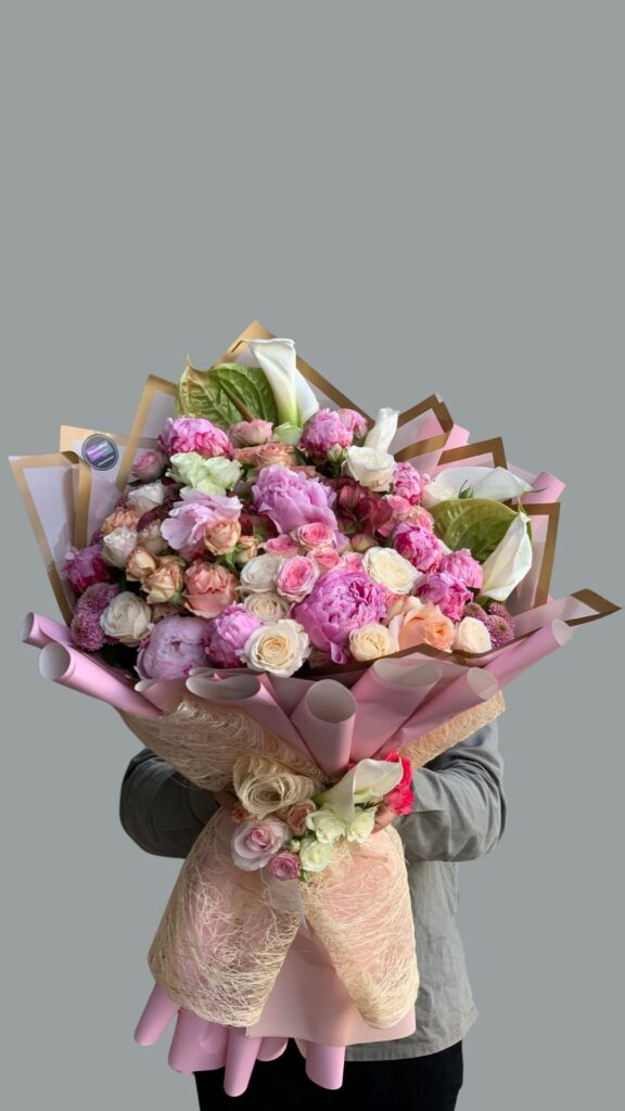 Şakayık Çardak Gül Buketi